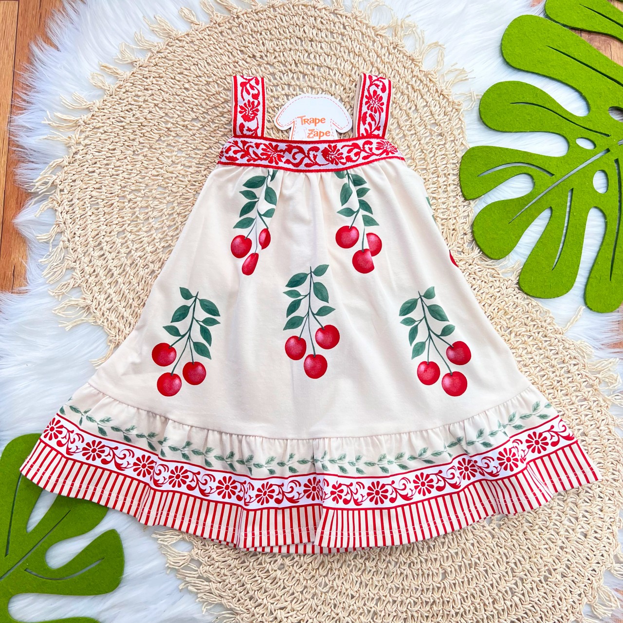 Vestido Cerejinhas com Passamanaria Floral - Areia e Vermelho